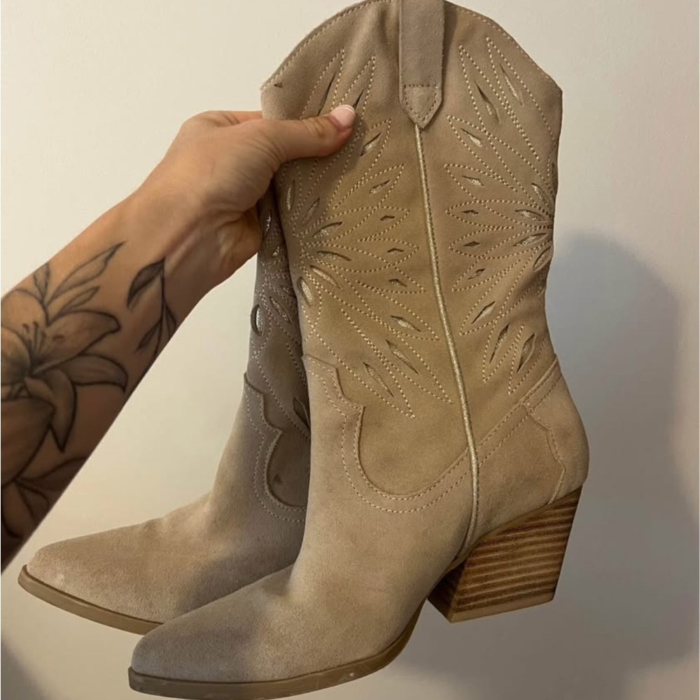 DV by Dolce Vita Beige Heeled Boots